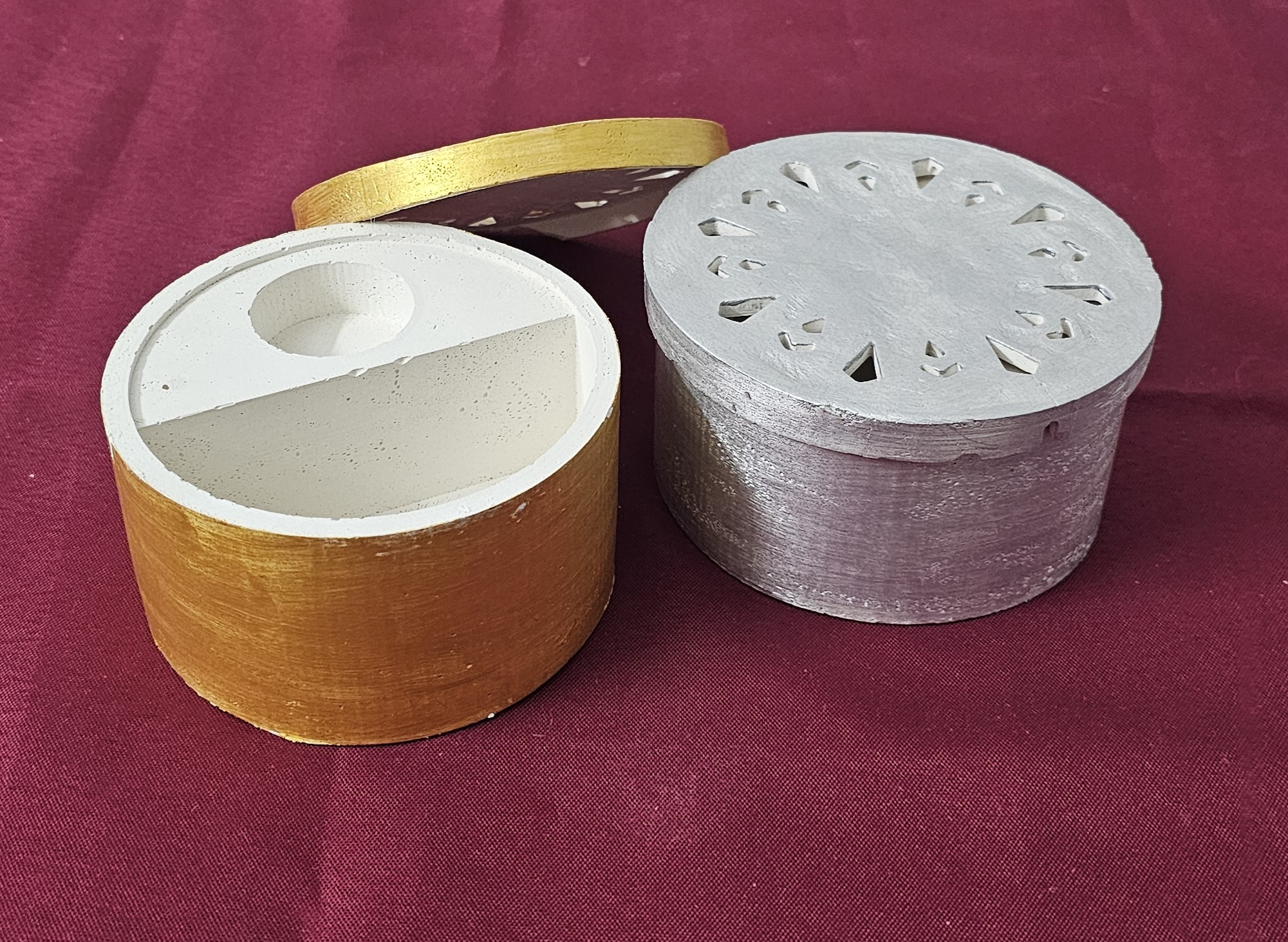 مبخرة مع غطاء